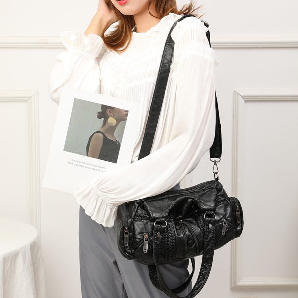Vintage women's handbag large capacity single shoulder crossbody bag - Image 4